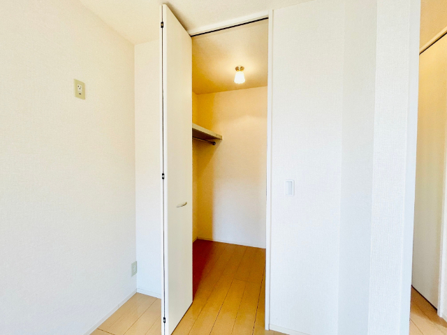 収納　同一建物内２０１号室内装写真転載