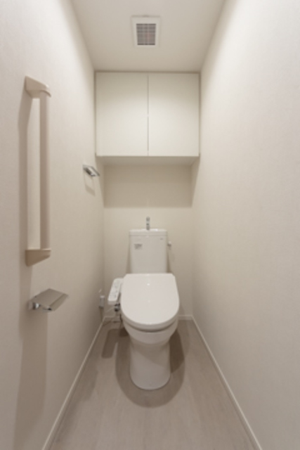 トイレ　※写真は同タイプ住戸です。