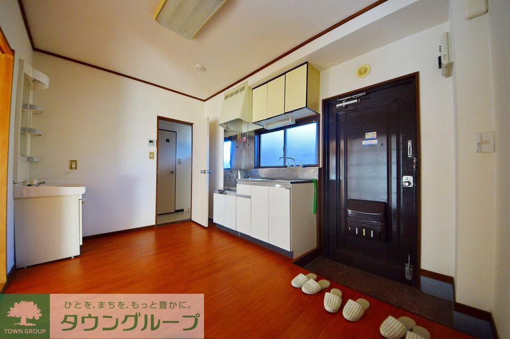 山田カンプレックスの居間写真