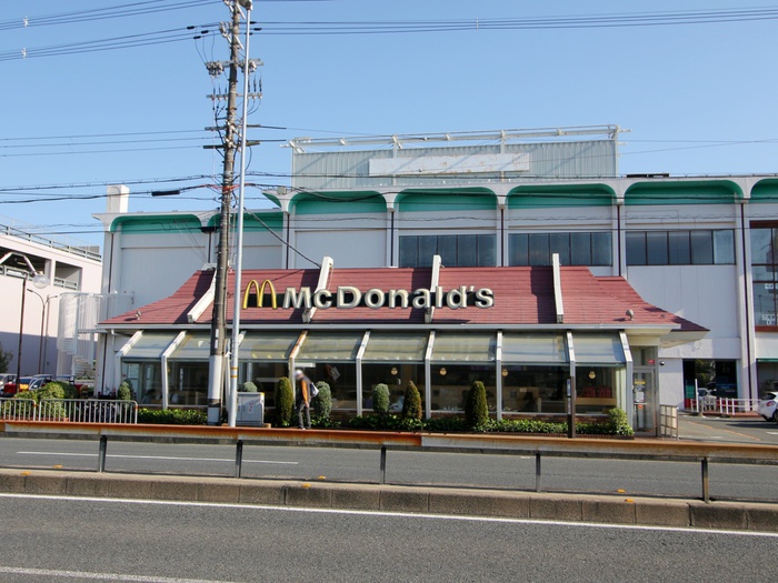 飲食店　マクドナルド１７１号箕面店（飲食店）まで606m