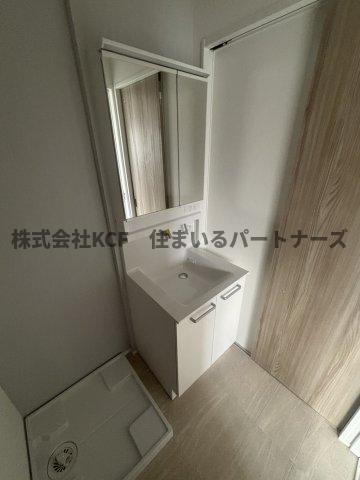 洗面設備　独立洗面台、朝の身支度には欠かせません
