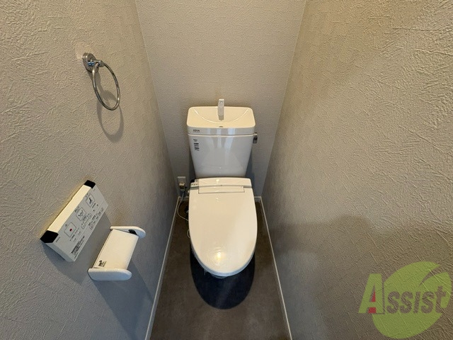 トイレ　こちらはトイレになります。ウォシュレット機能付きです。