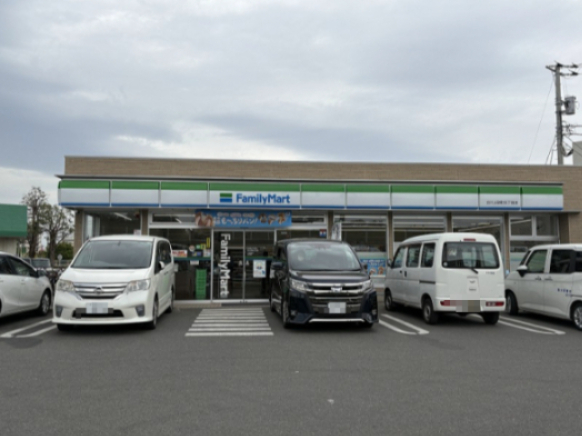コンビニ　ファミリーマート 立川上砂町五丁目店（コンビニ）まで403m