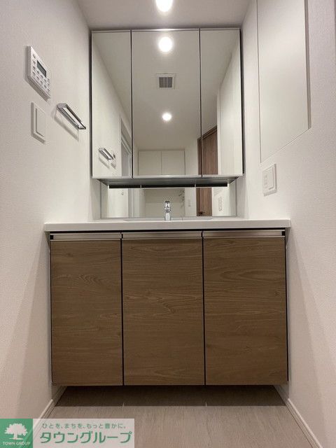 洗面設備　※写真は同タイプ住戸です。