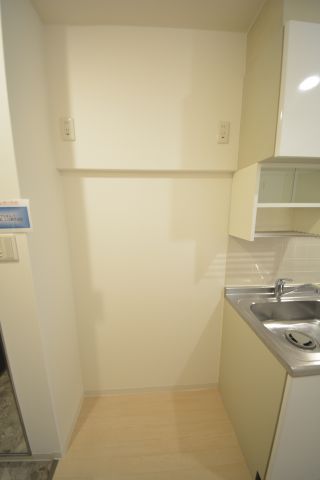 その他　ラムール谷町　冷蔵庫置場