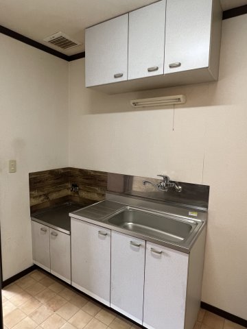 キッチン　※同じタイプの間取です。実際の色や建具は異なります。