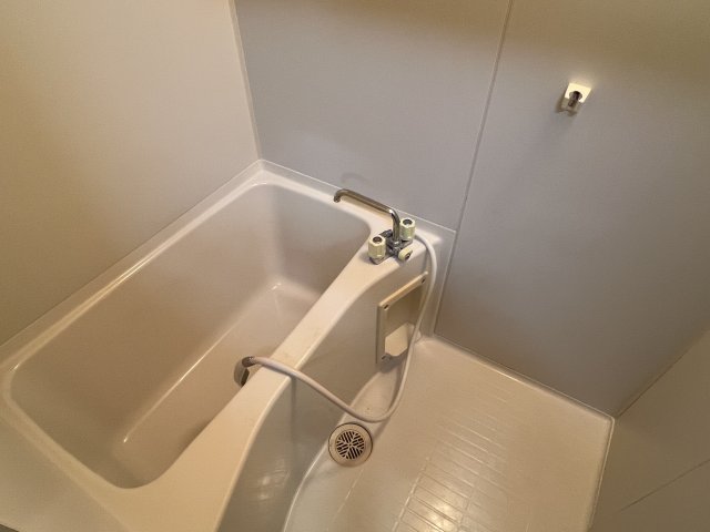 バス・シャワールーム　※同じタイプの間取です。実際の色や建具は異なります。
