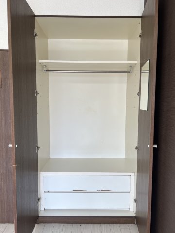 収納　※同じタイプの間取です。実際の色や建具は異なります。