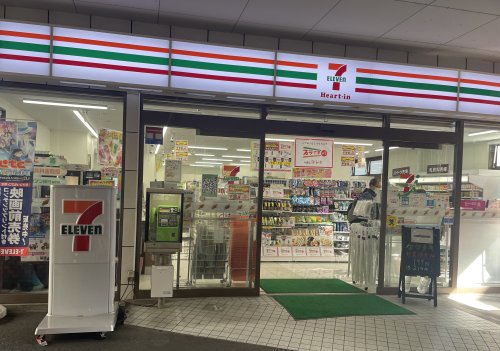 コンビニ　セブンイレブンJR東部市場駅前店（コンビニ）まで484m