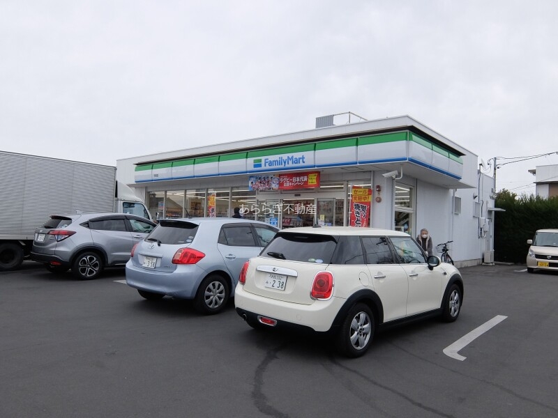 コンビニ　ファミリーマート子安店（コンビニ）まで165m
