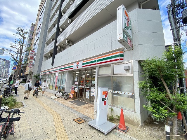コンビニ　セブンイレブン大阪日本橋東店（コンビニ）まで195m