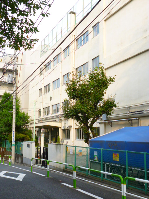小学校　文京区立大塚小学校（小学校）まで434m
