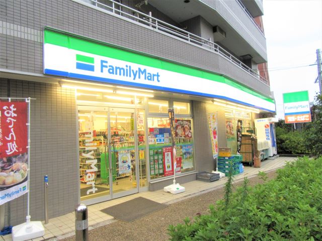 コンビニ　ファミリーマート（コンビニ）まで180m