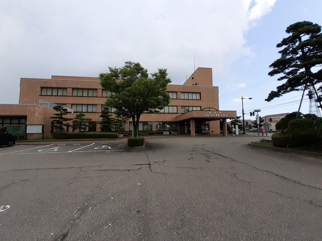 役所　江南区役所横越出張所（役所）まで895m