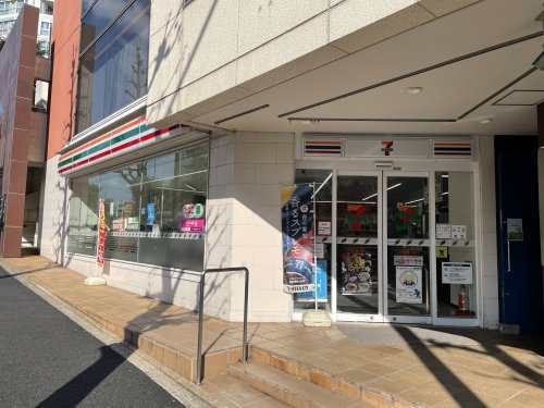 コンビニ　セブン-イレブン 代官山鎗ヶ崎店（コンビニ）まで211m