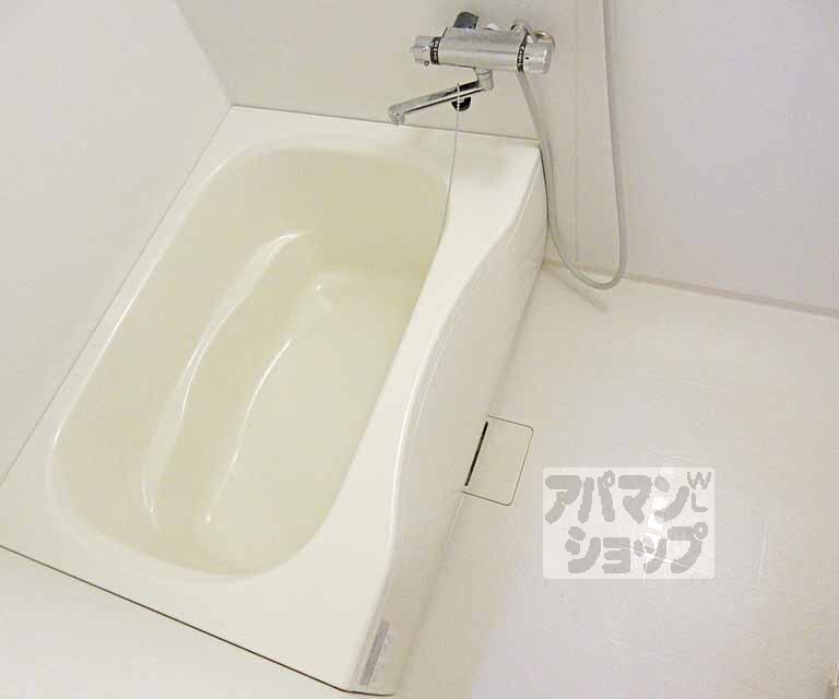バス・シャワールーム　広くて綺麗なバスルーム！快適に入浴できます