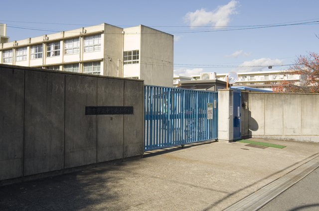 小学校　枚方市立中宮北小学校（小学校）まで127m