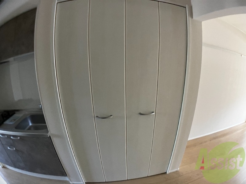 収納　メインの収納です。両開きは使いやすいですね