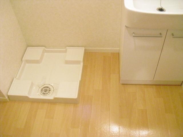 その他設備　室内洗濯機置場です★
