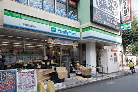 コンビニ　ファミリーマート 千歳烏山駅北店（コンビニ）まで271m