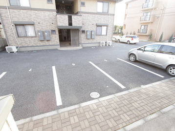 駐車場　駐車場