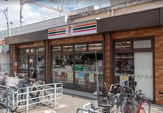 コンビニ　セブンイレブン ハートインJR寺田町駅北口店（コンビニ）まで749m