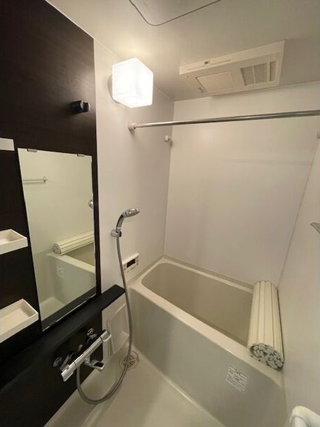 バス・シャワールーム　同物件別部屋写真