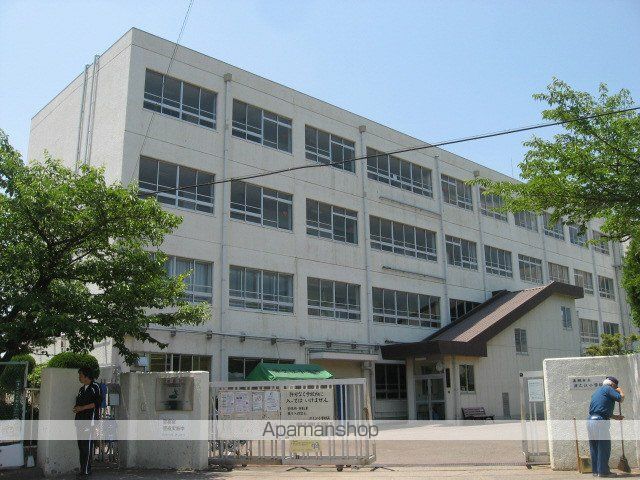 小学校　高槻市立津之江小学校（小学校）まで954m