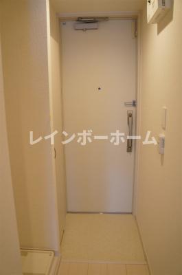 玄関　収納もある玄関です