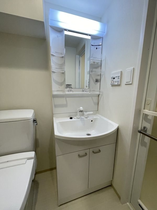 洗面設備　同物件別部屋写真