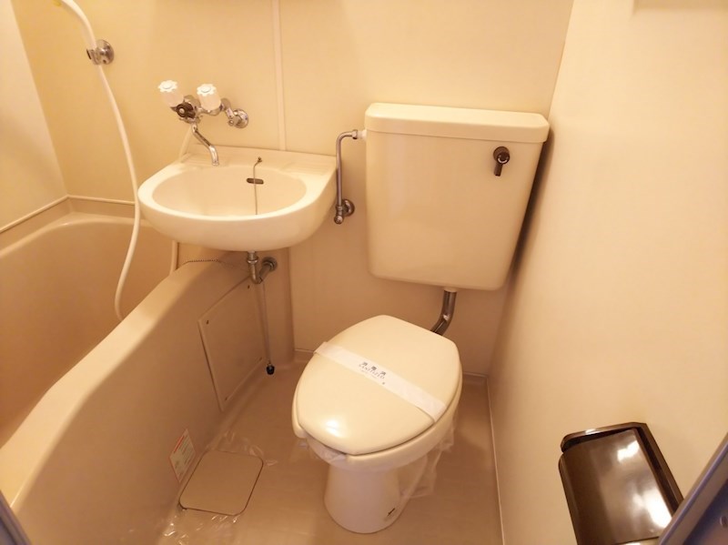 東急東横線 綱島駅 徒歩9分 4階建 築37年のトイレ写真
