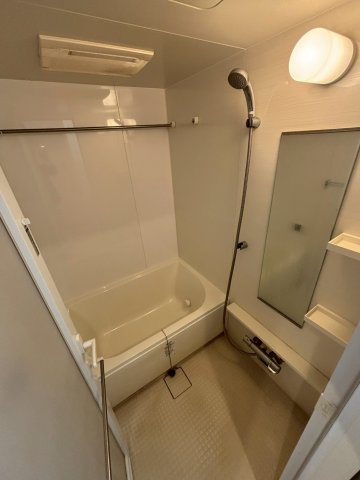 バス・シャワールーム　同物件別部屋写真