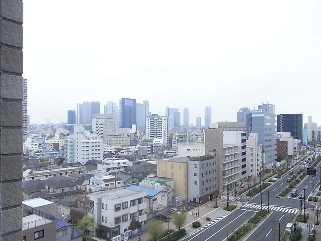 眺望　寝室からは、新宿都心ビルが見えます