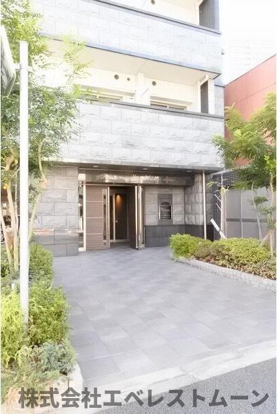 エントランス　建物の内部です