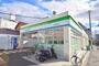 コンビニ　ファミリーマート 鴫野駅南店（コンビニ）まで39m