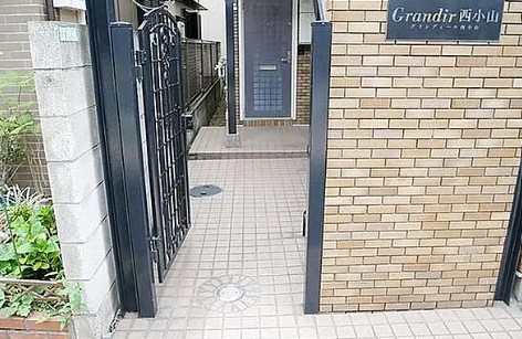 東急目黒線 西小山駅 徒歩4分 2階建 築31年の外観写真