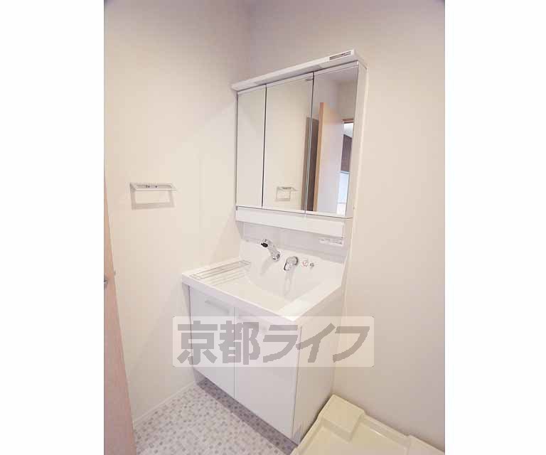 洗面設備　朝の準備も捗りますね