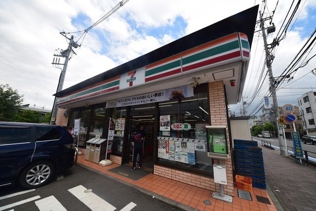 コンビニ　セブンイレブン上草柳店（コンビニ）まで146m
