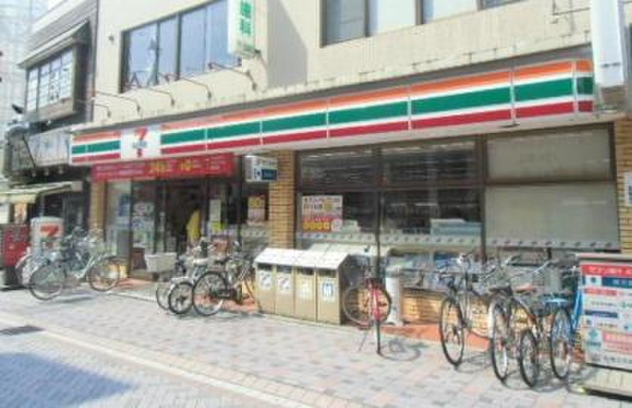 コンビニ　セブンイレブン川崎木月３丁目店（コンビニ）まで215m