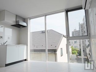 居室・リビング　※全て別号室のお写真。内装等参考にしてください。