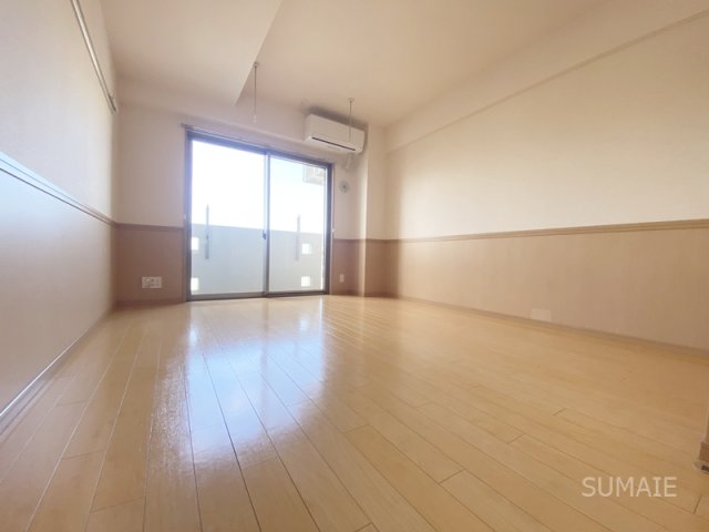 居室・リビング　きれいなフローリングです！