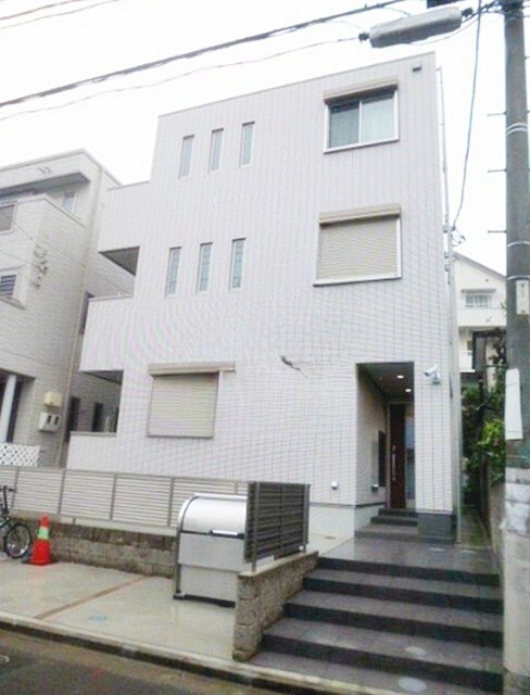 建物外観　オートロック完備