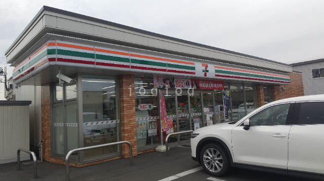 コンビニ　セブンイレブン滝川東町店（コンビニ）まで1100m