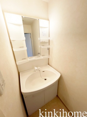 洗面設備　写真は別のお部屋です。※現況を優先