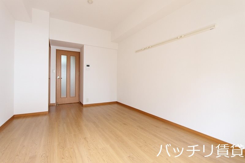 居室・リビング　＊画像は別部屋の為イメージ、現状優先致します