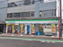 コンビニ　ファミリーマート 東京医科大学前店（コンビニ）まで99m