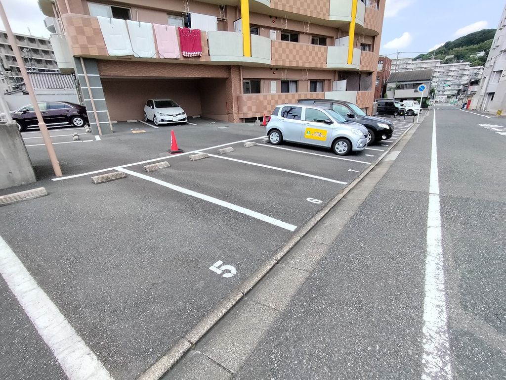 駐車場　駐車場