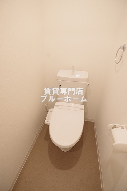 トイレ　温水洗浄便座付きのトイレ！
