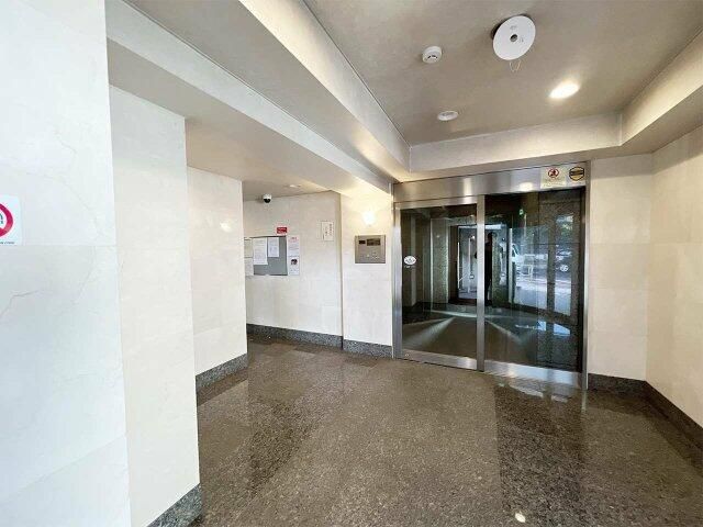 東急田園都市線 三軒茶屋駅 徒歩10分 14階建 築28年の外観写真