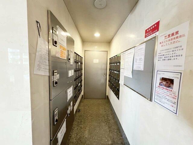 東急田園都市線 三軒茶屋駅 徒歩10分 14階建 築28年の外観写真